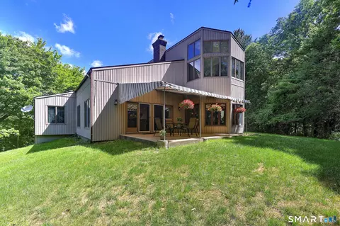 Exterior - 151 Cheshire Rd, Bethany, CT 06524 photo 6 of 9