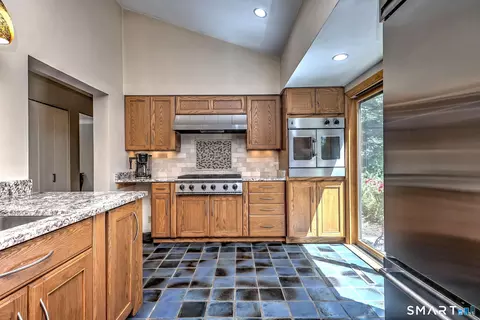 Kitchen - 151 Cheshire Rd, Bethany, CT 06524 photo 4 of 5