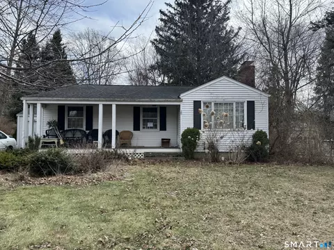 20 Meadowlark Rd, Enfield, CT 06082