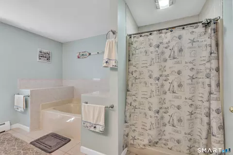Bath - 432 Green Hollow Rd, Killingly, CT 06239 photo 2 of 4