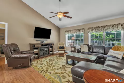 Living - 432 Green Hollow Rd, Killingly, CT 06239 photo 2 of 2