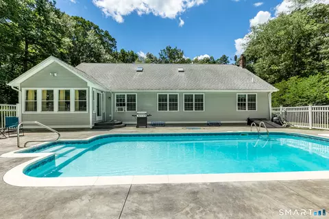 Exterior - 432 Green Hollow Rd, Killingly, CT 06239 photo 7 of 11