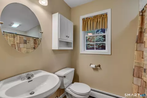 Bath - 432 Green Hollow Rd, Killingly, CT 06239 photo 3 of 4