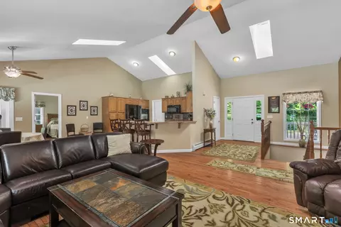 Entry Way - 432 Green Hollow Rd, Killingly, CT 06239 photo 1 of 2