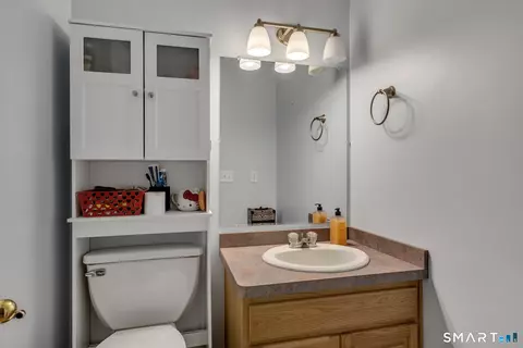 Bath - 432 Green Hollow Rd, Killingly, CT 06239 photo 4 of 4