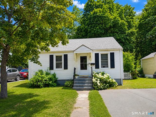 43 Essex St, Manchester, CT 06040