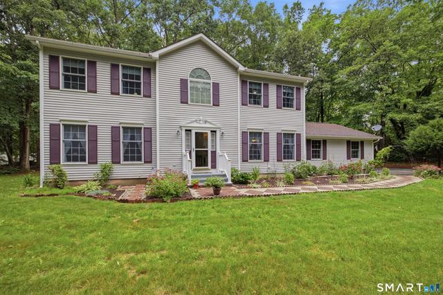 17 Dean Rd, East Lyme, CT 06333