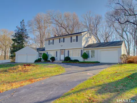 26 Pinecrest Rd, North Stonington, CT 06359