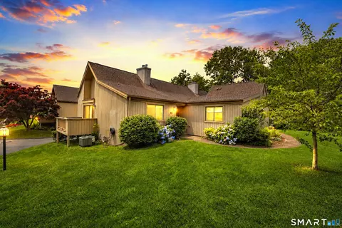 407 Montauk Ln #B, Stratford, CT 06614