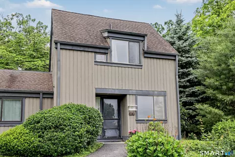 301 Heritage Vlg #B, Southbury, CT 06488