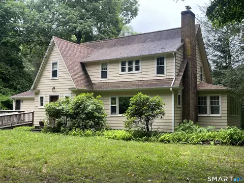 175 Sugar St, Newtown, CT 06470