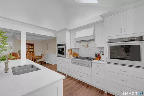 Kitchen - 1638 North Rd, Killingly, CT 06241 photo 2 of 5