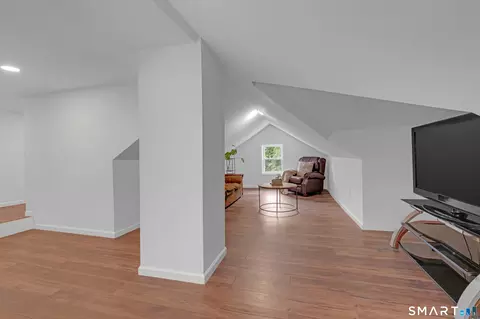 Entry Way - 1638 North Rd, Killingly, CT 06241 photo 3 of 4