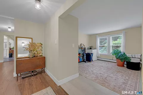 Entry Way - 1638 North Rd, Killingly, CT 06241 photo 4 of 4