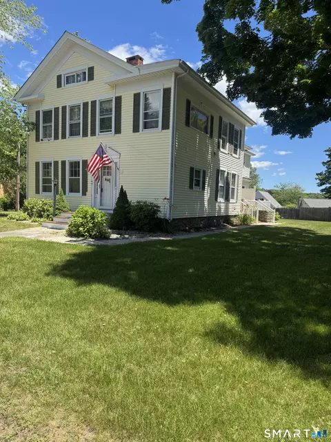 43-45 High St, Clinton, CT 06413