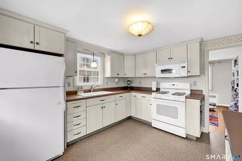 Kitchen - 37 Chamberlain Rd, Wethersfield, CT 06109 photo 1 of 3