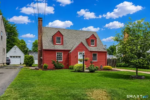 Exterior - 37 Chamberlain Rd, Wethersfield, CT 06109 photo 8 of 10