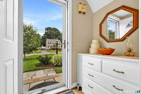 Entry Way - 37 Chamberlain Rd, Wethersfield, CT 06109 photo 1 of 1