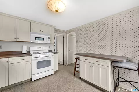 Kitchen - 37 Chamberlain Rd, Wethersfield, CT 06109 photo 2 of 3