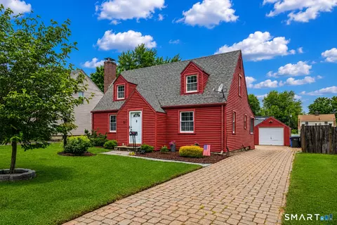 37 Chamberlain Rd, Wethersfield, CT 06109
