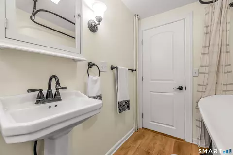 Bath - 20 Hydelor Ave, Prospect, CT 06712 photo 2 of 3
