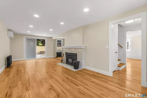 Living - 20 Hydelor Ave, Prospect, CT 06712 photo 6 of 9