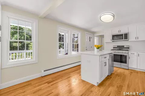 Kitchen - 20 Hydelor Ave, Prospect, CT 06712 photo 2 of 5