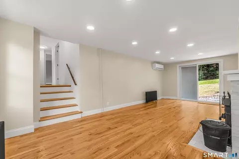 Living - 20 Hydelor Ave, Prospect, CT 06712 photo 7 of 9