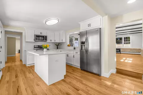 Kitchen - 20 Hydelor Ave, Prospect, CT 06712 photo 3 of 5