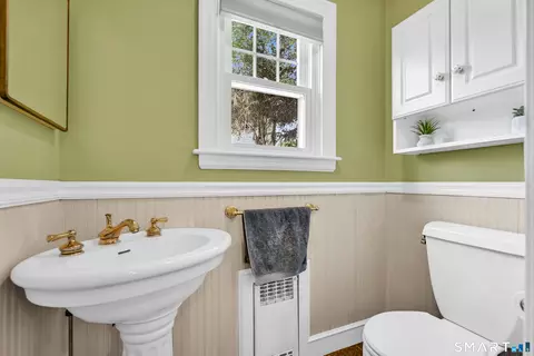 Bath - 219 Clearfield Rd, Wethersfield, CT 06109 photo 1 of 3