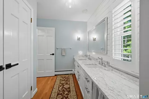 Bath - 4 Maplecrest Dr # A, Danbury, CT 06811 photo 2 of 6