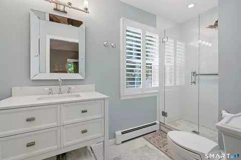 Bath - 4 Maplecrest Dr # A, Danbury, CT 06811 photo 5 of 6