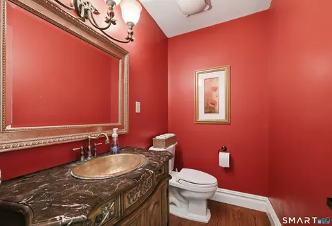 Bath - 4 Maplecrest Dr # A, Danbury, CT 06811 photo 1 of 6