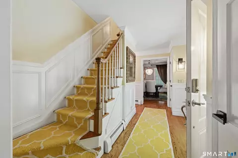 Entry Way - 4 Maplecrest Dr # A, Danbury, CT 06811 photo 2 of 5