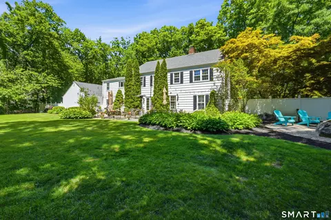 Exterior - 4 Maplecrest Dr # A, Danbury, CT 06811 photo 3 of 7