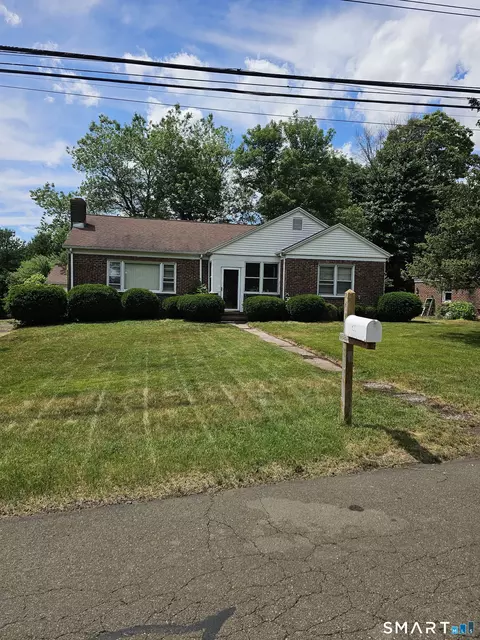 849 Wintergreen Ave, Hamden, CT 06514