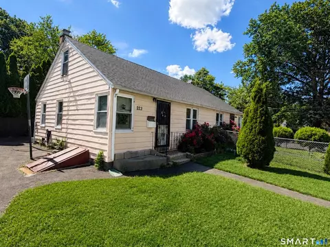 223 Pearl Harbor St, Bridgeport, CT 06610
