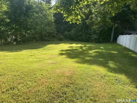 Exterior - 634 E Street St N, Suffield, CT 06078 photo 5 of 6