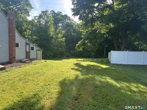 Exterior - 634 E Street St N, Suffield, CT 06078 photo 3 of 6