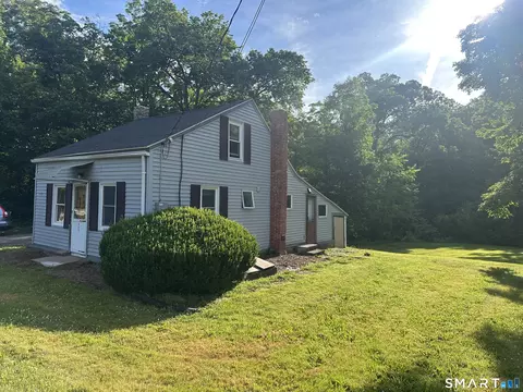634 E Street St N, Suffield, CT 06078
