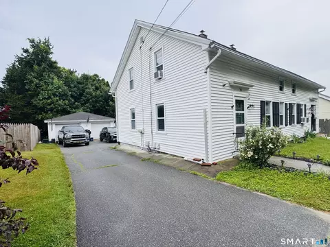 137 S Chestnut St, Plainfield, CT 06374