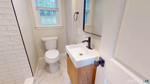 Bath - 70 Cedar Dr, Durham, CT 06422 photo 2 of 4