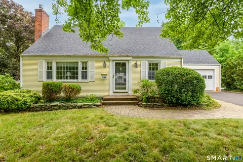 1706 Main St, Glastonbury, CT 06033
