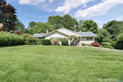 67 Valley Cir, Fairfield, CT 06825
