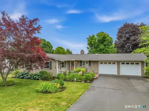 12 Wooding Rd, Wallingford, CT 06492