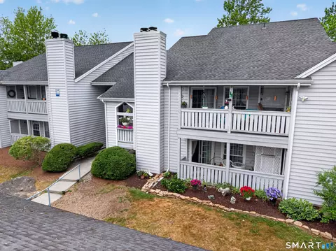 87 Leafwood Ln #239, Groton, CT 06340