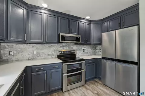 Kitchen - 20 Ridgewood Ct, North Haven, CT 06473 photo 2 of 3
