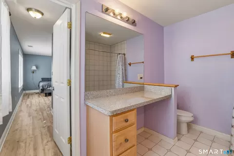 Bath - 20 Ridgewood Ct, North Haven, CT 06473 photo 3 of 6