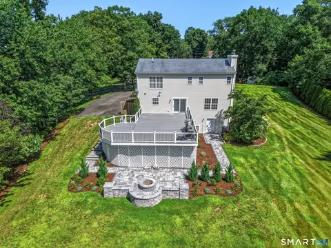 Exterior - 20 Ridgewood Ct, North Haven, CT 06473 photo 2 of 6