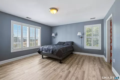 Bedroom - 20 Ridgewood Ct, North Haven, CT 06473 photo 2 of 6